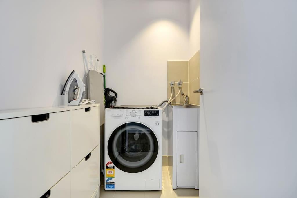 Wake Up In Front Of Water Bay Beckons- 2B2B1C Apartment Melbourne Ngoại thất bức ảnh